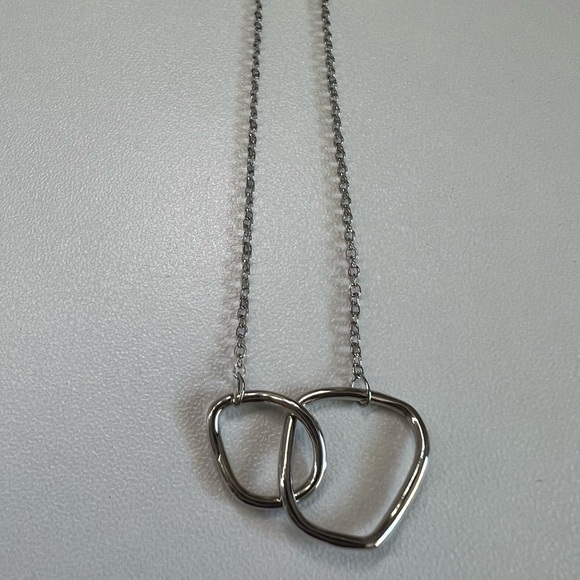 Elegant Silver Necklace with Interlocking Pendants - Picture 2 of 4